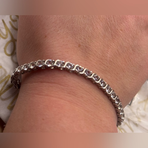 Helzberg diamonds 7.5” sterling silver white sapphire bracelet - Picture 12 of 14